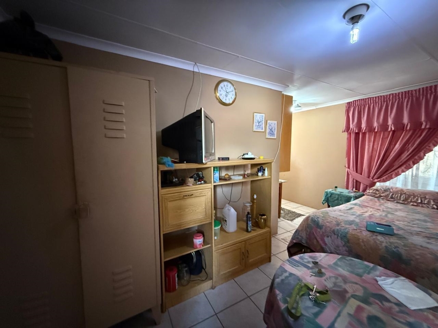 4 Bedroom Property for Sale in Geelhoutpark North West